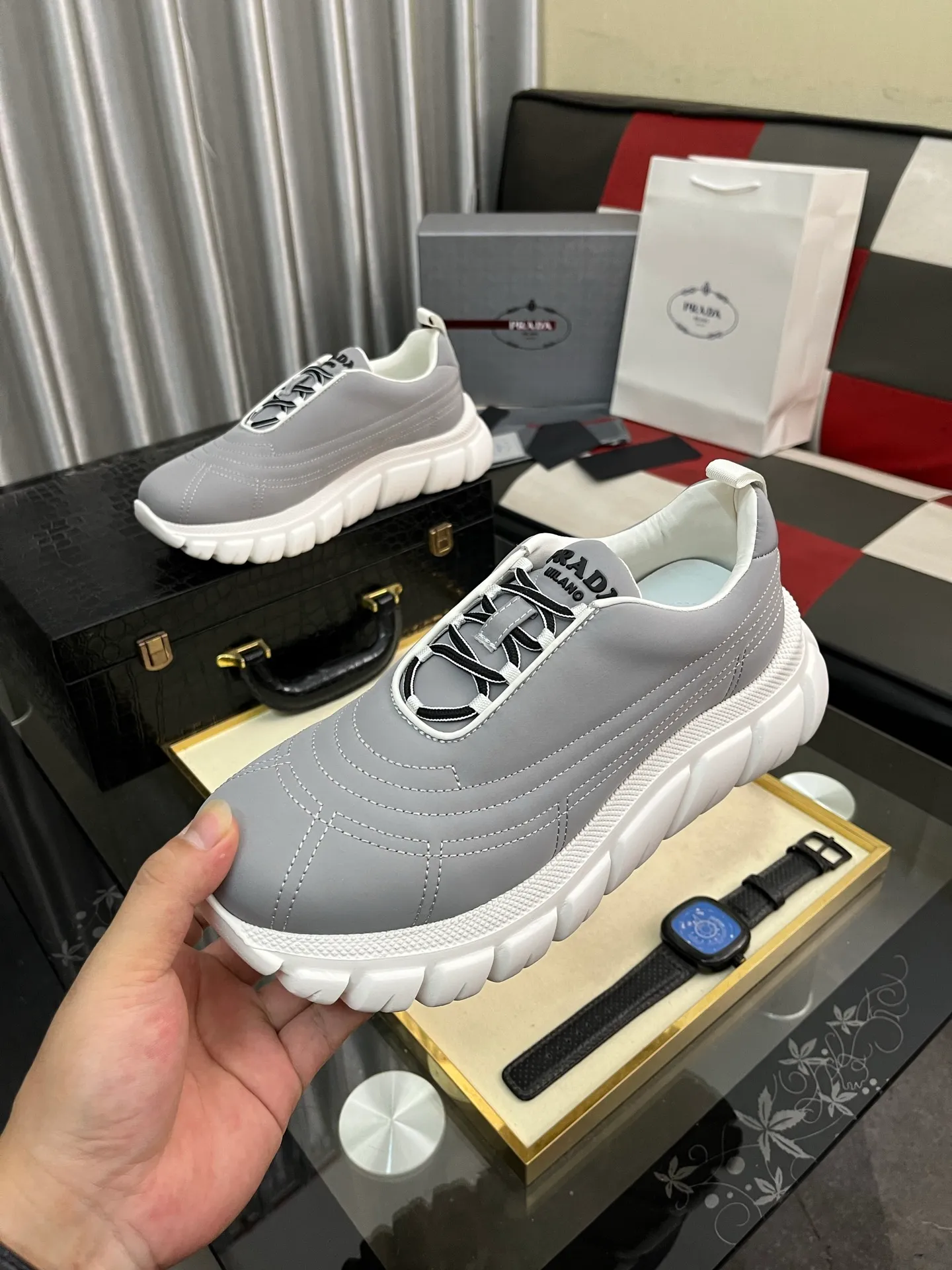 Men's shoes 💰560⌚️⌚️【PRADA】Prada - high-end quality original order 🔍🔍🔍 casual sports shoes - Upper: imported 🔝 Napa calfskin, pebbled calfskin, branded epoxy hollow mesh canvas, shoe body sewn with branded metal fasteners - Lining: water-dyed cowhide - Outsole: ultra-light TPU foam rubber; two-color molded outsole -Ultra-high quality control, fine workmanship, highlighting (high-end, nobility, class) -Size: 38-445️⃣colors available